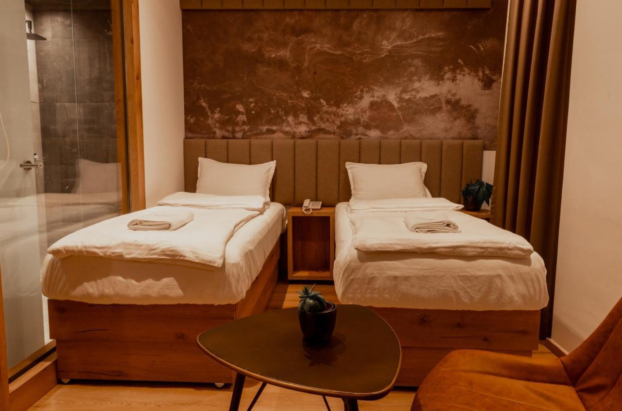 Roadside Hotel Lipjan Eksteriør billede