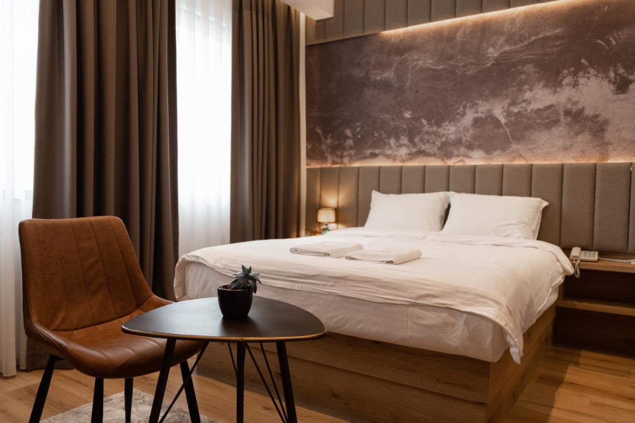 Roadside Hotel Lipjan Eksteriør billede