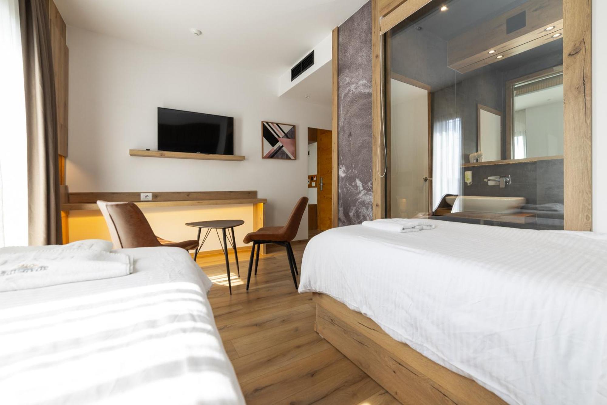 Roadside Hotel Lipjan Eksteriør billede