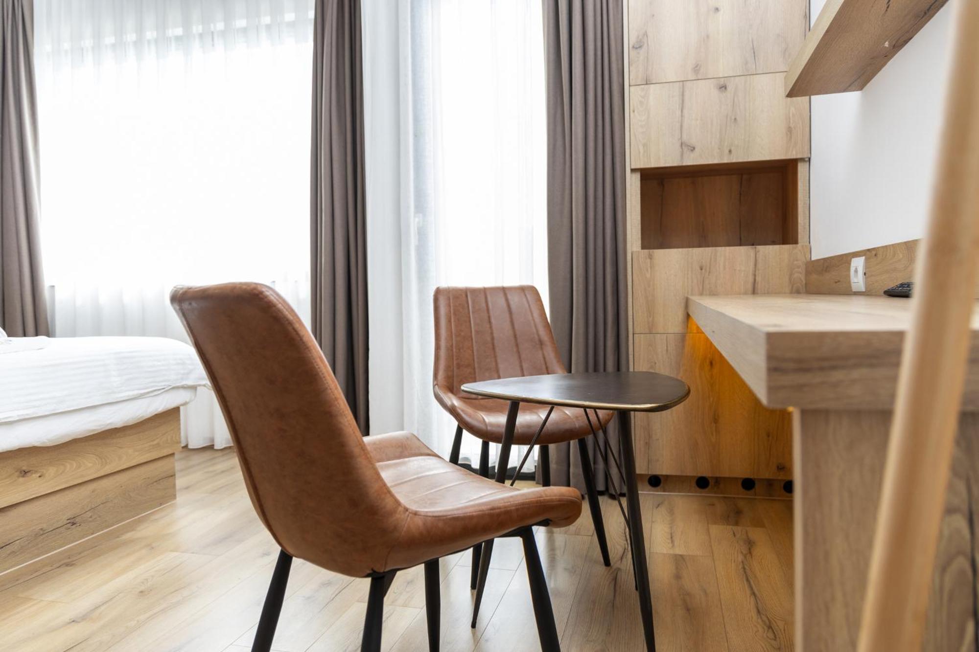 Roadside Hotel Lipjan Eksteriør billede