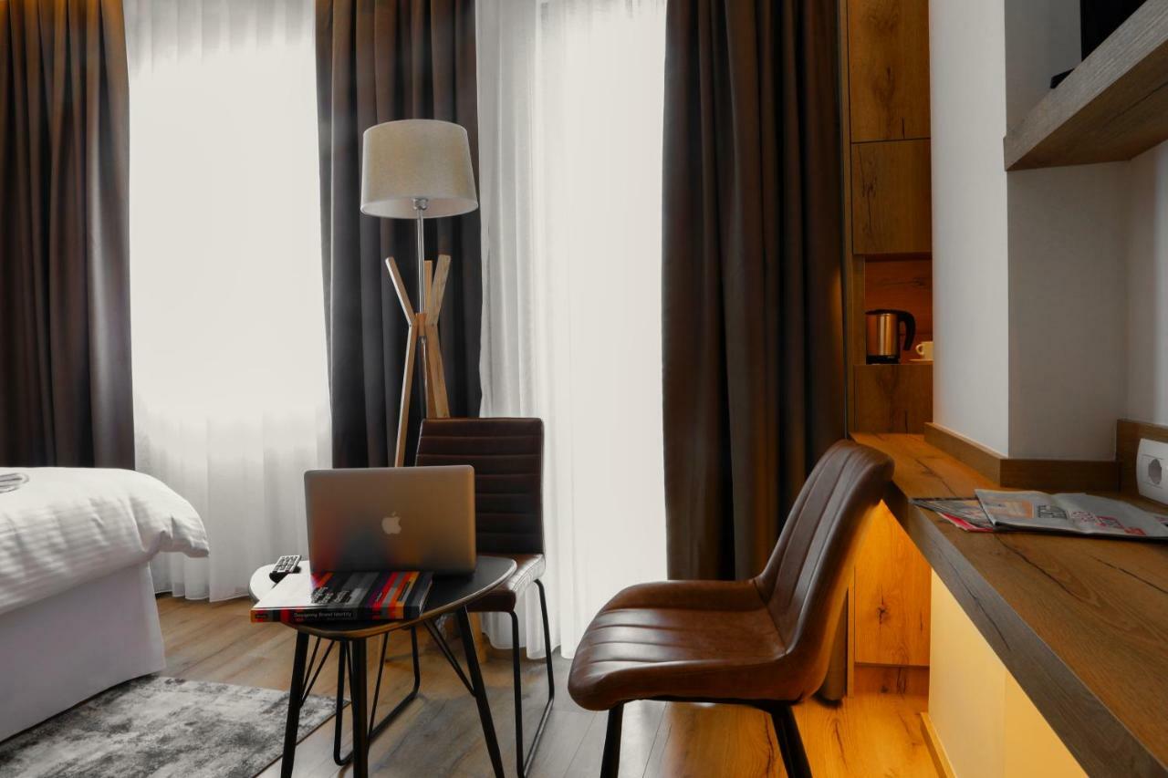 Roadside Hotel Lipjan Eksteriør billede
